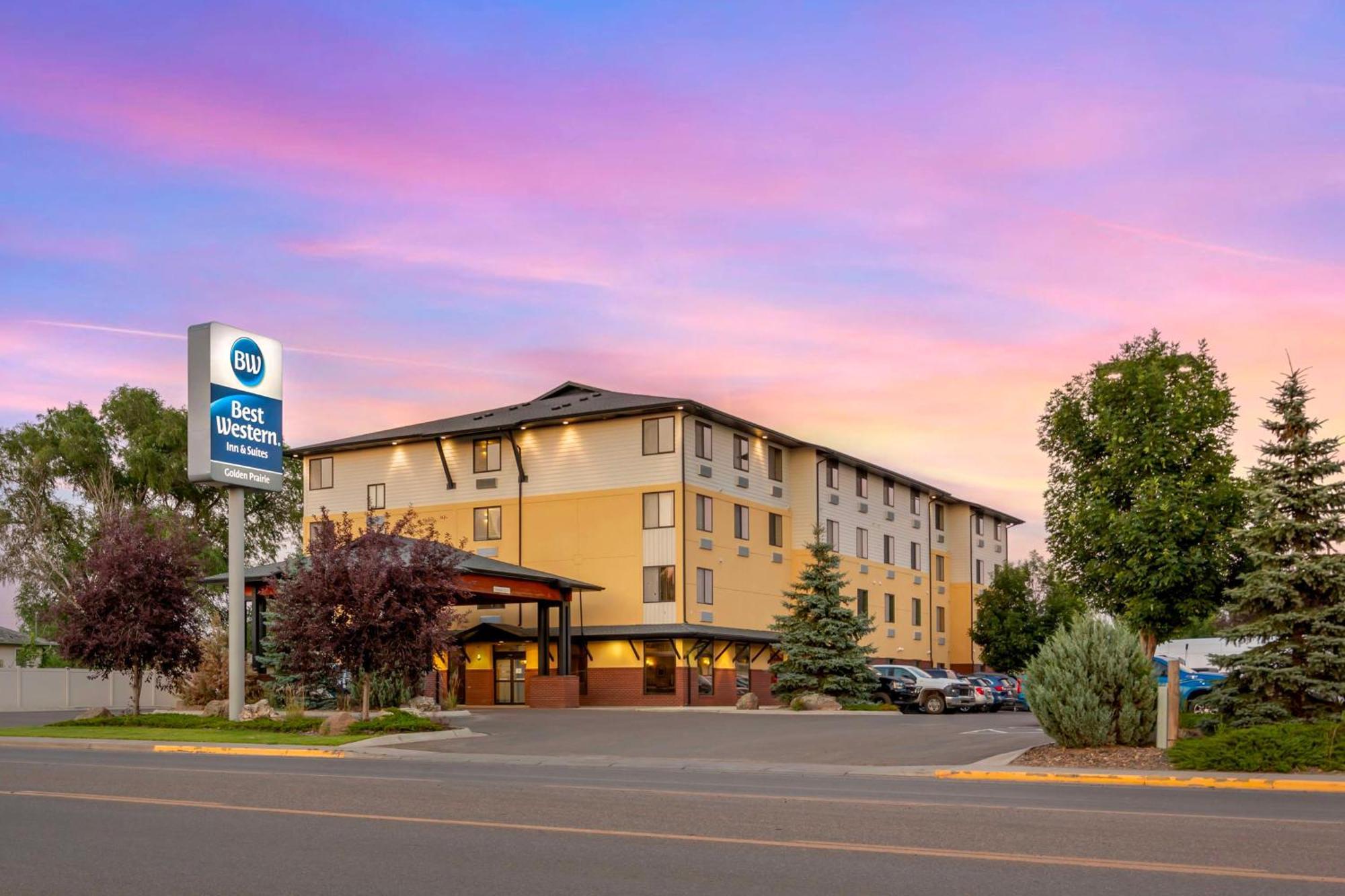 Best Western Golden Prairie Inn And Suites Sidney Exterior photo